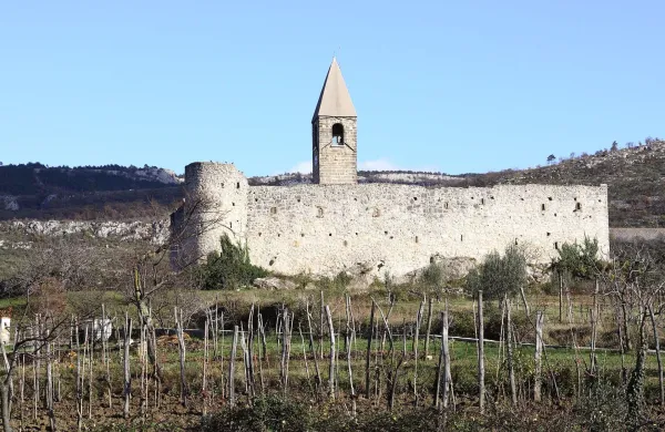 Cerkev z Mrtva&scaron;kim plesom bo spomenik državnega pomena
