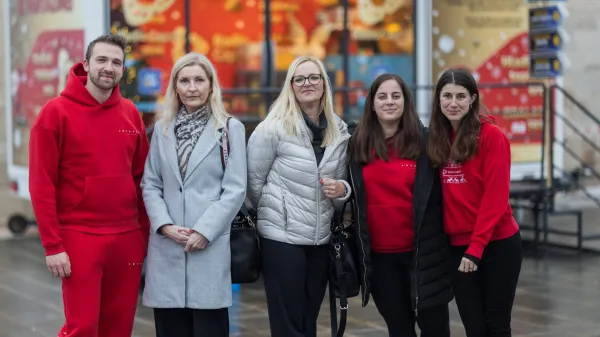 Primorske novice, Radio Capris, Tanja Robič (druga z leve), Sanja Vimpol&scaron;ek (3.)