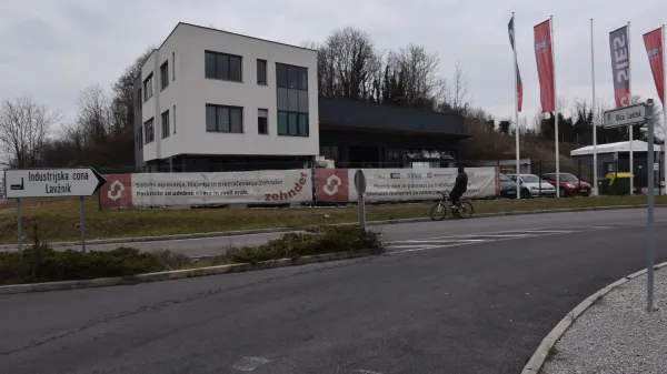 Župan Turk: &ldquo;To bi bil strel v koleno&rdquo;