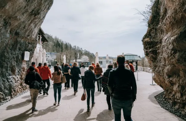 Postojnska jama, obiskovalci
