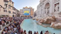 Rim fontana di trevi turisti Rim gneča