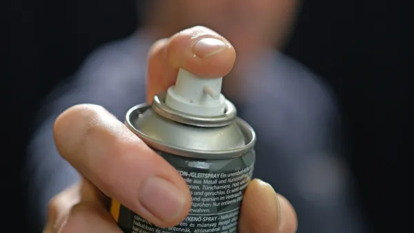 Rasistični napad v Mariboru: temnopoltega otroka po&scaron;kropil s solzivcem