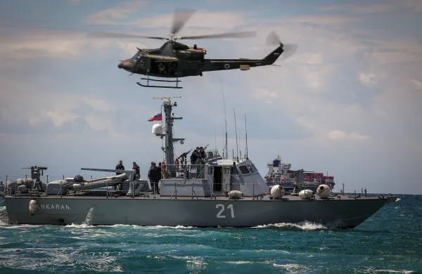 Koper, Ukmarjev trg.Dogodek ob dnevu Slovenske vojske na katerem so med drugim predstavili opremo in oborozitev Slovenske vojske.