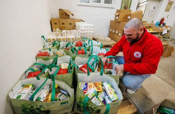 Prazniki brez doma, a ne brez upanja