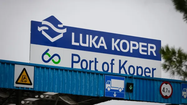 Koper, Luka Koper.