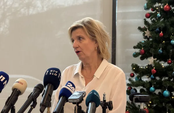 Ljubljana, Zdravniska zbornica.Izjava za medije predsednice Zdravniske zbornice Bojane Beovic.