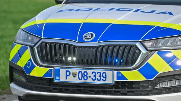 policija policijski avto