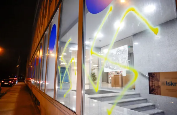 Slovenija,Ljubljana, 27.12.2025, 27.december 2025Vandal je na ministrstvo za kulturo narisal svastike,družba Foto:Borut Živulović/ F.A.Bobo