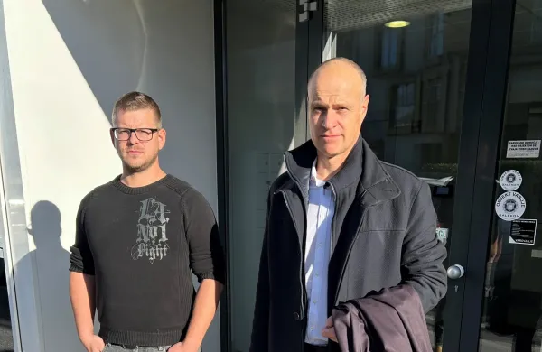 policist Rok Prelaz (levo) odvetnik Edvard Ermenc (desno)