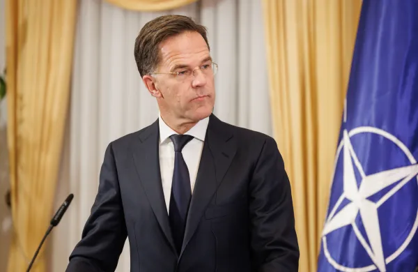 Brdo pri Kranju, grad Brdo.Obisk generalnega sekretarja zveze Nato.Novinarska konferenca predsednika vlade Roberta Goloba in generalnega sekretarja zveze Nato Marka Rutteja.