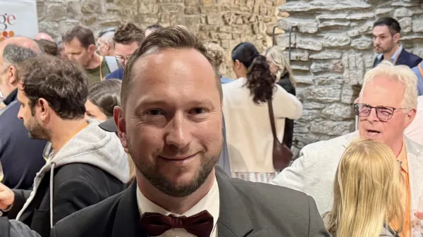 Blago ali bolj polno vino za tatarski biftek?