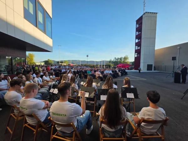 Odprtja gasilskega centra se je udeležila množica Ajdovcev.