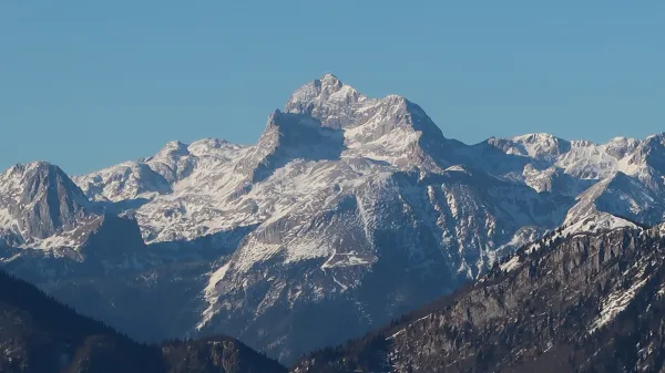 za naravoverce ne bog, pač pa sveta gora Triglav