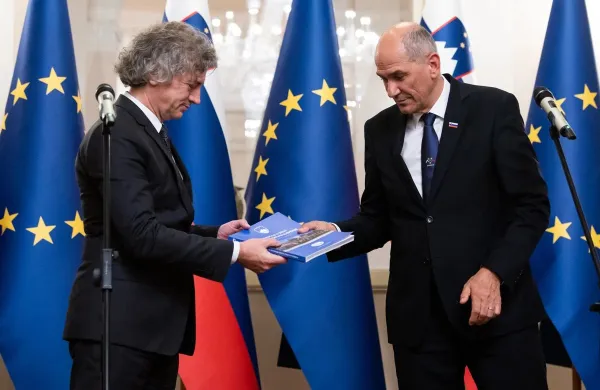 Robert Golob, Janez Jan&scaron;a