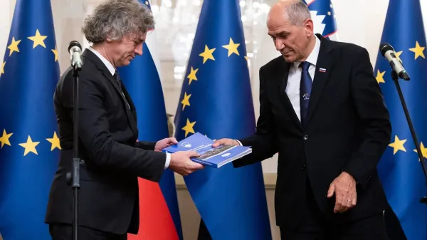 Robert Golob, Janez Jan&scaron;a