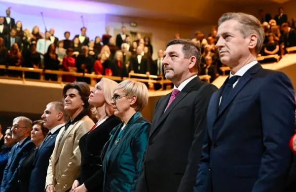 Kak&scaron;ne so zadnje plače politikov