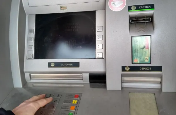 bankomat Trnovo Nova KBM