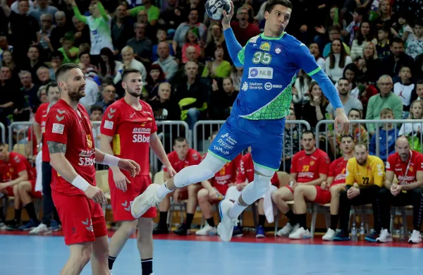 Igrivo v napadu, čvrsto v obrambi