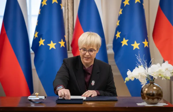 Predsednica republike Nata&scaron;a Pirc Musar je podpisala odlok o razpisu volitev v DZ, ki bodo 22. marca.