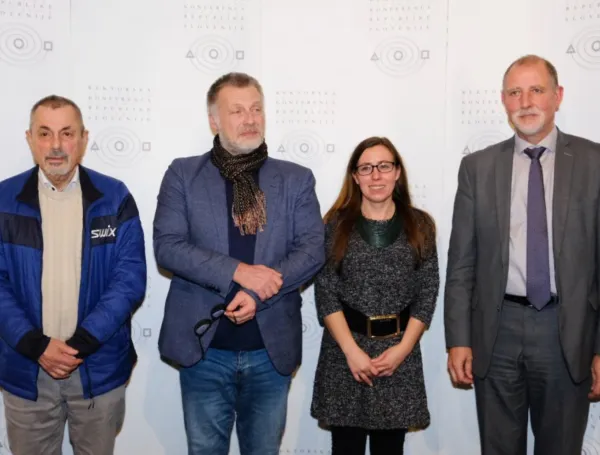 Prva seja RKRS pod predsedovanjem UP. Iz leve proti desni: Peter Jambrek, rektor Nove univerze; Bo&scaron;tjan Golob, rektor Univerze v Novi Gorici; Klavdija Kutnar, rektorica Univerze na Primorskem; Gregor Majdič, rektor Univerze v Ljubljani,