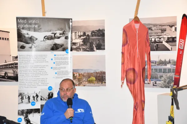  Sa&scaron;a Maru&scaron;ič kronist Smučarski klub Gorica zadaj dres Jure Franko srebrno odličje olimpijske igre Sarajevo. 