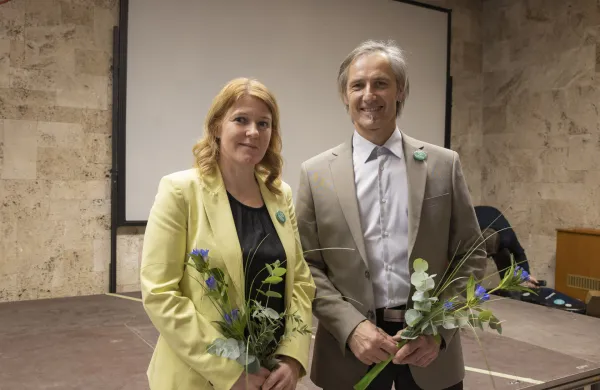 Kranj, Mestna obcina Kranj.Volilni kongres Vesne - zelene stranke, na katerem so med drugim predstavili stratesko vizijo za prihodnost Slovenije in kljucne politicne nacrte pred volitvami 2026.Sopredsednica in sopredsednik stranke Vesna Ursa Zgojznik ter Uros Macerl.