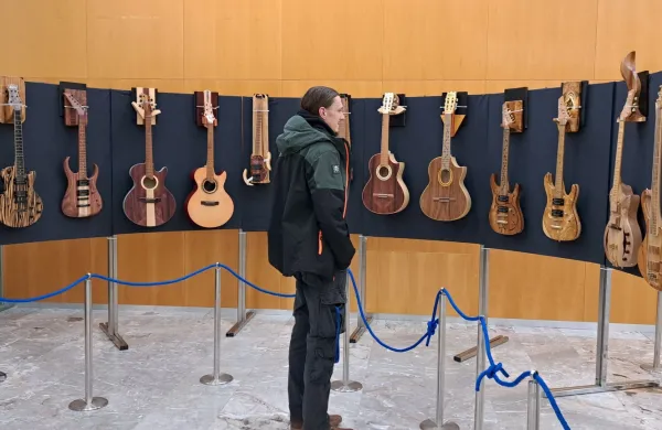 Na ogled unikatne kitare Romana Gorkiča