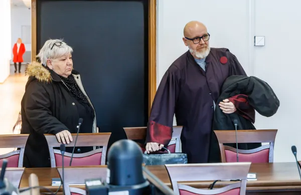 Negovalka je starej&scaron;im kradla denar in nakit, bila je tudi nasilna