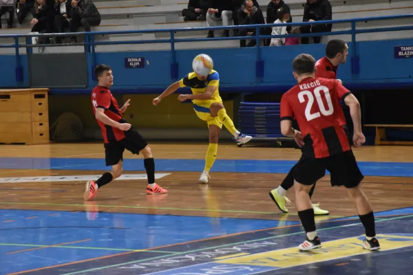 Tone Pivk Avtocenter crono Ajdov&scaron;čina levo