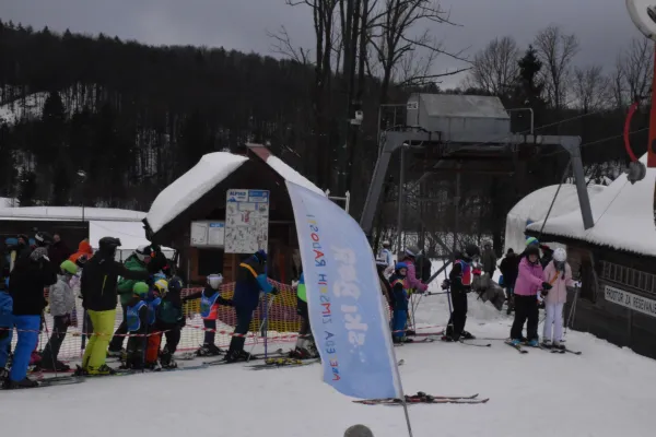 Smučanje Ski Bor velika vlečnica Črni vrh nad Idrijo
