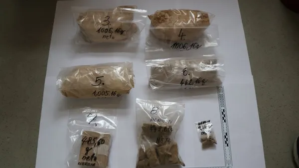 Postojna, zaseg, heroin, stiskalnica