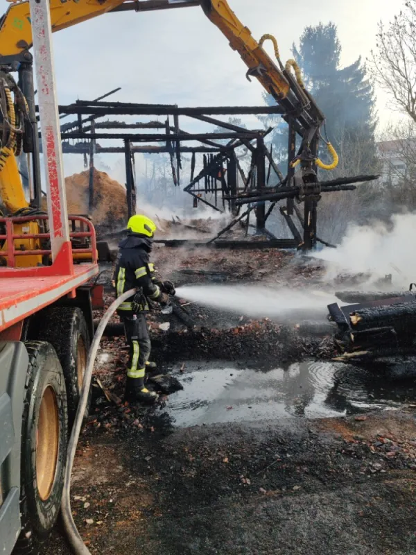 požar gradec ogenj uničil lesen gospodarski objekt 
