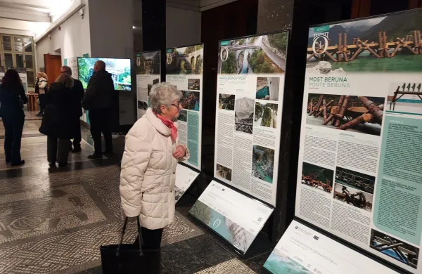 čezmejna razstava Reka Soča in njeni mostovi