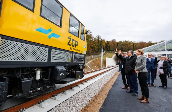 Pred obiskom vlade so se v istrskih občinah oborožili z raznolikimi vpra&scaron;anji
