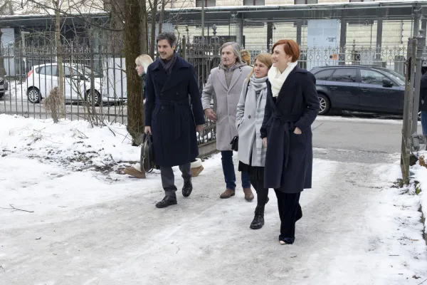 Delovno kosilo pri predsedniku Gibanja Svoboda Robertu Golobu, na katero je bilo povabljenih sedem pretežno levosredinskih parlamentarnih in neparlamentarnih strank.