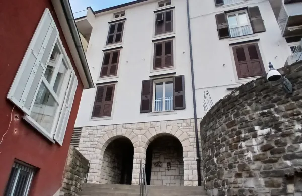 Koprska občina bo vendarle poskrbela za či&scaron;čenje podhoda