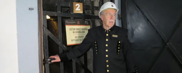 Rudar po spletu okoli&scaron;čin, vodič po rudniku z ljubeznijo