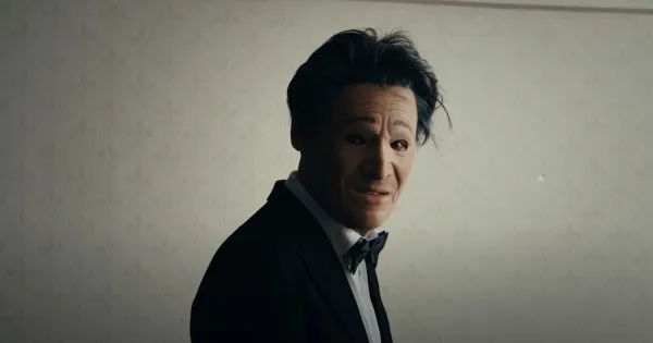 President je obenem tudi psevdonim zamaskiranega pevca skupine, ki je letos maja eksplodirala na metalski sceni. 