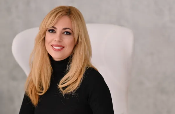 Ana Tavčar zapu&scaron;ča Televizijo Slovenija