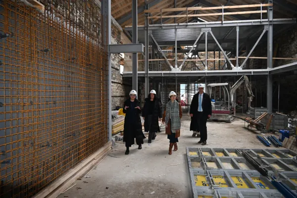 Ministrica za kulturo dr. Asta Vrečko je v Kopru obiskala tudi gradbi&scaron;če nastajajočega novega Kulturnega stiči&scaron;ča Libertas.