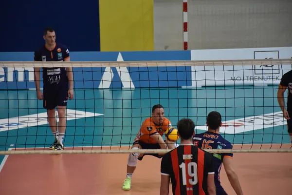  Jani Kovačikč ACH Volley proti Alpacem Kanal