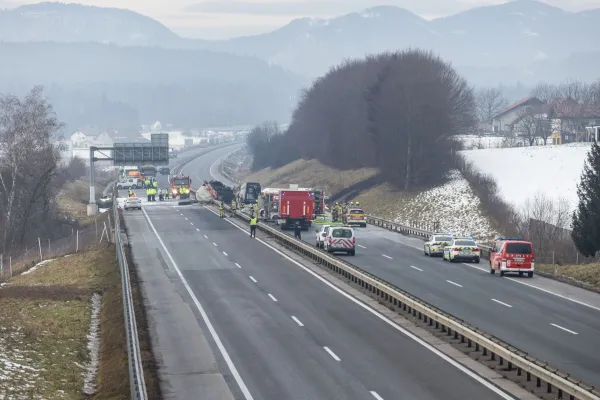 Slovenija, Slovenske Konjice, 15.01.2026, 15. januar 2026Posledice prometne nesrece tovornjaka cisterne na stajerski avtocesti, promet, nesreca,Foto: Nik Jarh/F.A.Bobo