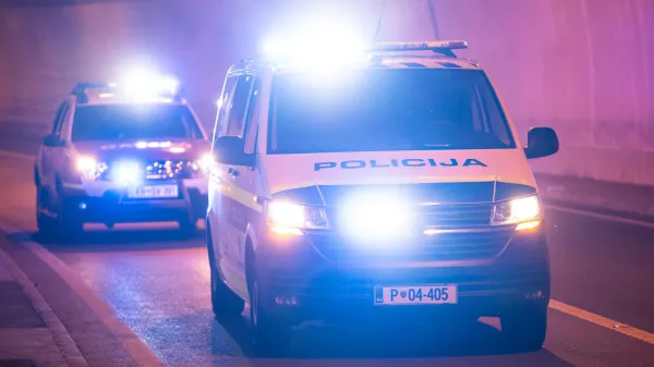 intervencija, modre luči, akcija policija