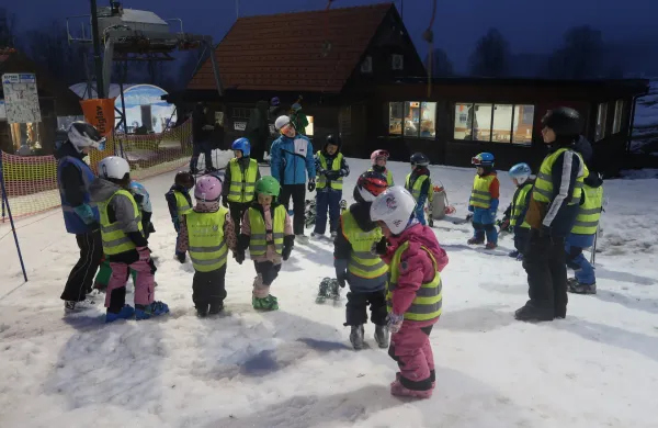 V nenavadni vremenski loteriji obstal le tehnični sneg