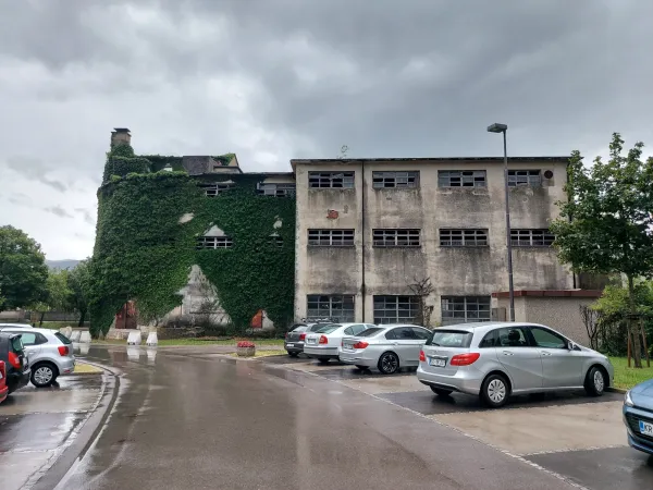 Ajdov&scaron;čina: mestni hotel bi investitor z ruskimi lastniki lahko začel graditi &scaron;e letos