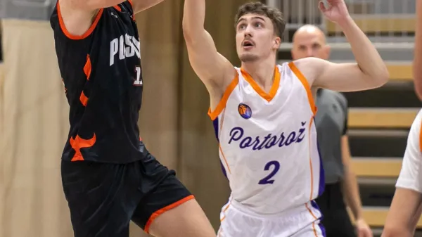 Ko sta glavna aduta 18-letnika