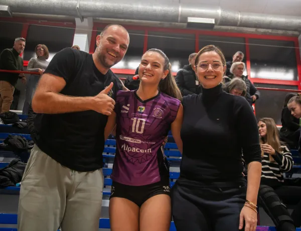 Koper, 17.01.2026odbojka 1A.DOL ?enske - 1.AZ ligaAnkaran: GEN-i 2:1veselje Ankaran?ank ob zmagiAsja Zolota (10) s star&scaron;ema