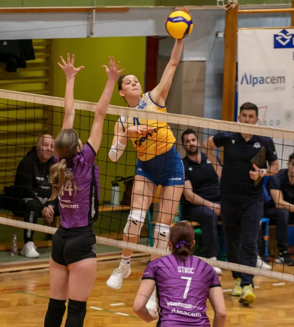 Koper, 17.01.2026odbojka 1A.DOL ?enske - 1.AZ ligaAnkaran: GEN-i 2:1Polona Frelih (4)