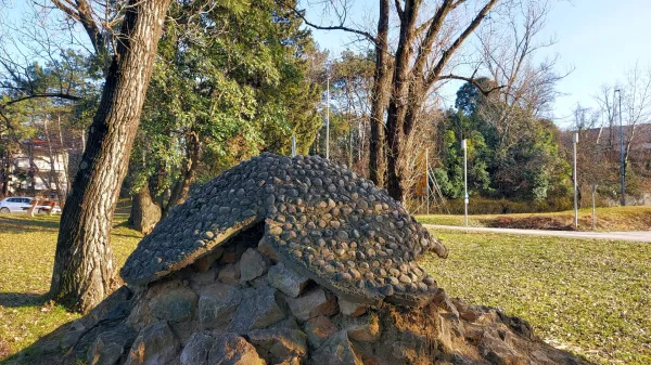 po&scaron;kodbe kip aleksandrinkam Nika &Scaron;imac