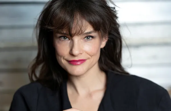 (INTERVJU) Tina Vrbnjak: &ldquo;V gledali&scaron;ču je nujno vzpostaviti kritični kontekst&rdquo;